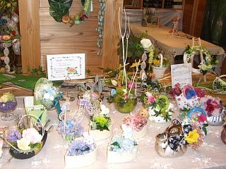 花澤ひふ美（花鈴工房）×桑野朱美（p&eacute;tale）プリザーブドフラワー作品展